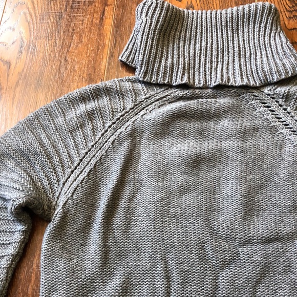 Chunky Grey Sweater Size Medium - Picture 3 of 7